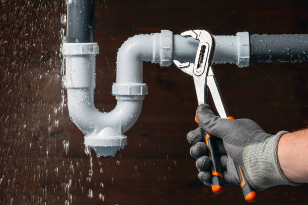 Professional Gas Line Repair technician working in Oneonta, AL